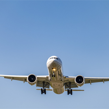 Opóźniony samolot podchodzi do lądowania